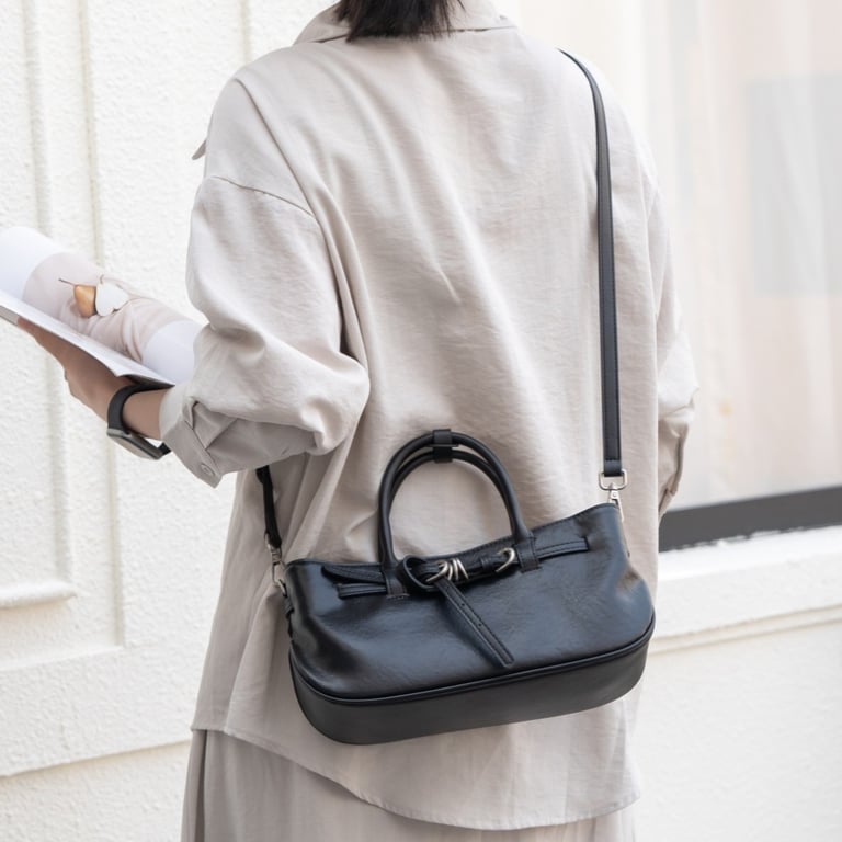 Vintage Vegetable-Tanned Leather Handbag | Women's Crossbody Bag thumbnail 9