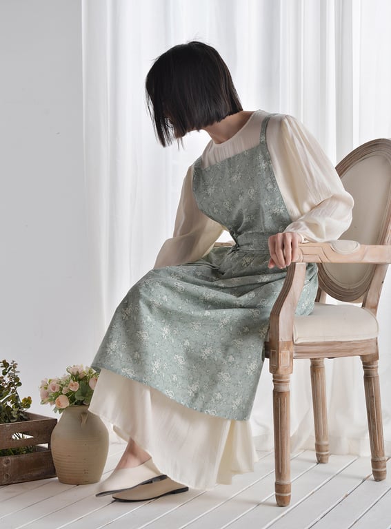 Artistic Floral Cross-Back Bib Apron | Kitchen Work Uniform Canada thumbnail 16