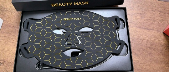 LED Silicone Multicolor Photon Therapy Rejuvenating Facial Mask | Canada thumbnail 6