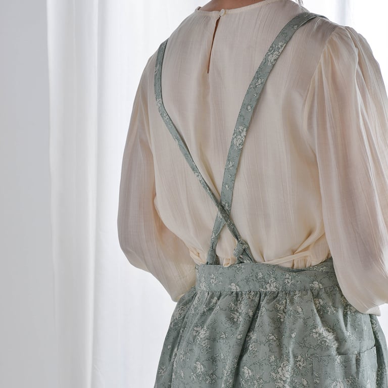 Artistic Floral Cross-Back Bib Apron | Kitchen Work Uniform Canada thumbnail 7